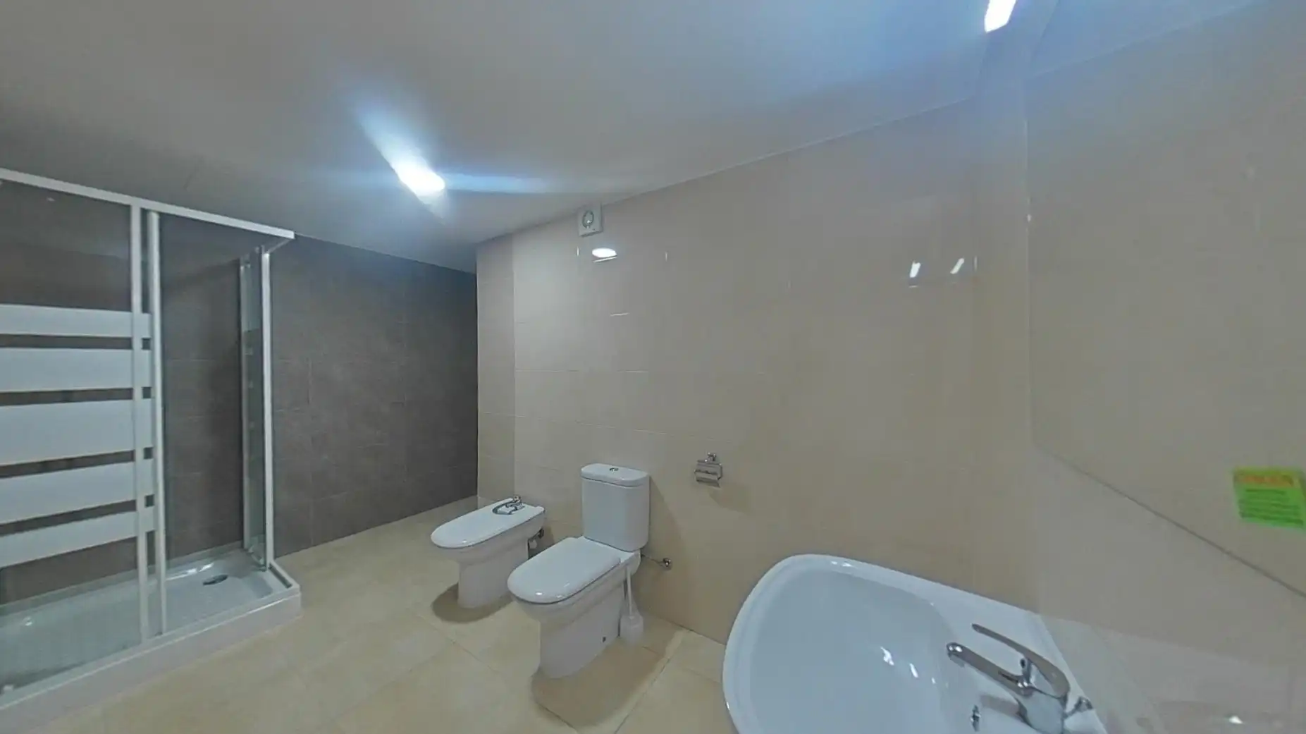 Bathroom of Duplexes for sale in Santa Coloma de Gramenet  with Heating
