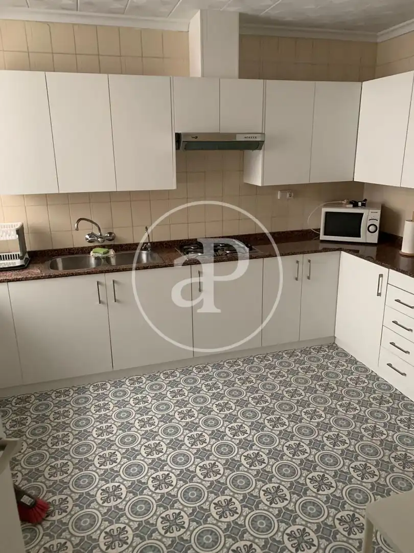 Flat for rent in Carrer Sant Roc, El Raval - Portes Encarnades