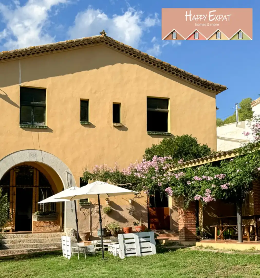 Vista exterior de Finca rústica en venda en Sant Pere de Ribes amb Calefacció, Jardí privat i Terrassa