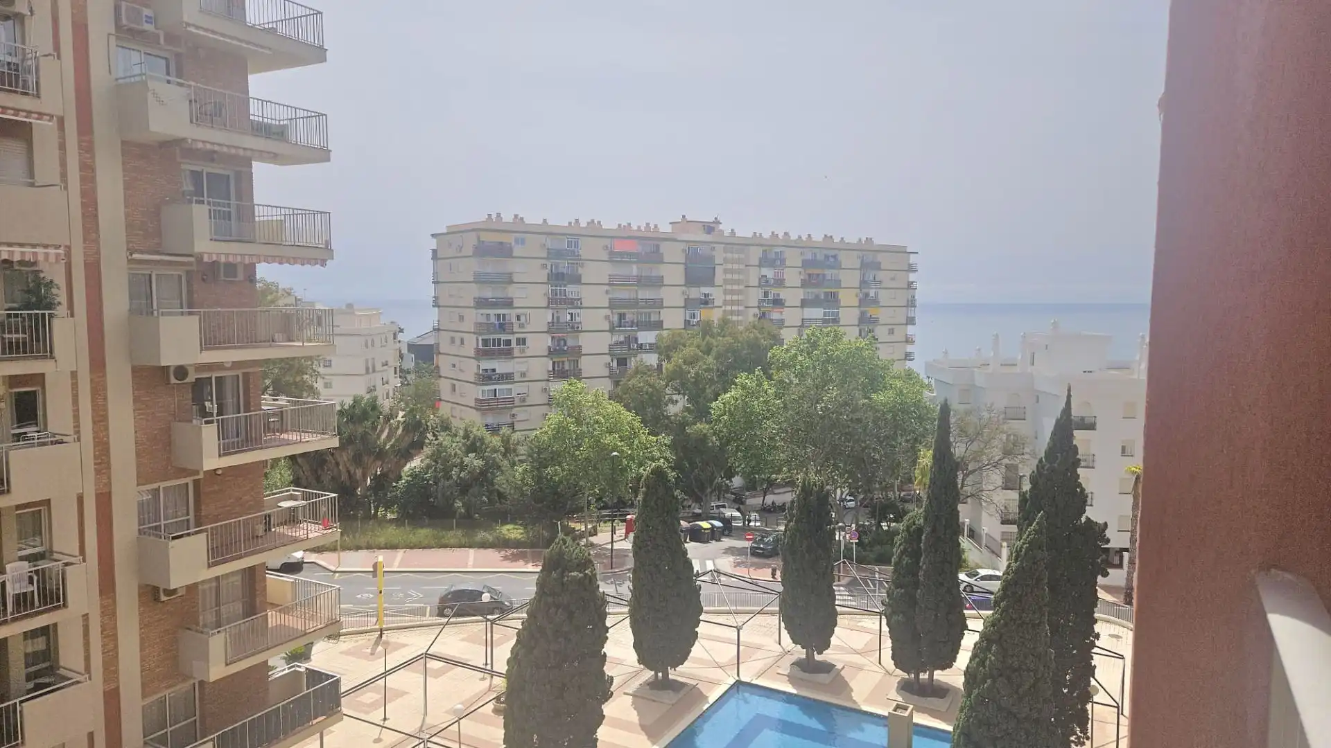Vista exterior de Estudio en venta en Benalmádena con Terraza y Piscina comunitaria