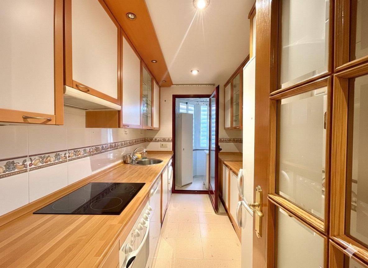 Cuina de Pis en venda en  Madrid Capital amb Traster, Balcó i Piscina comunitària