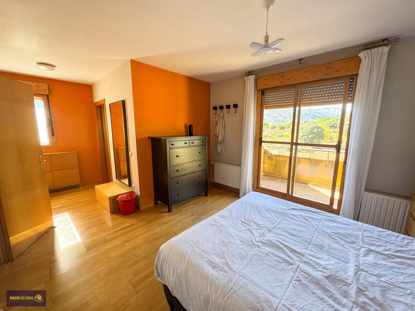 Habitación de Casa adosada en venta en Lozoyuela-Navas-Sieteiglesias con Calefacción, Jardín privado y Terraza
