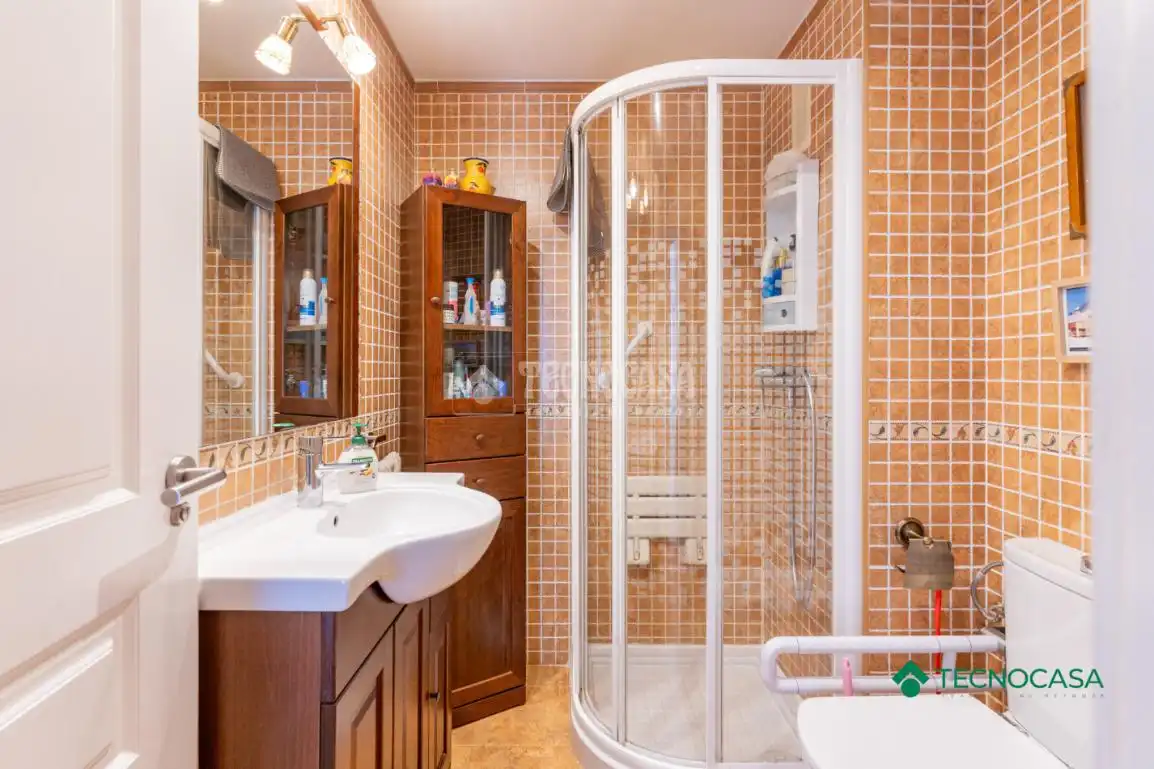 Baño de Piso en venta en Roquetas de Mar con Aire acondicionado