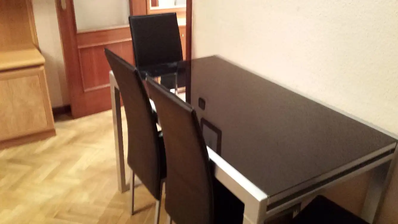 Wohnung zur Miete in Calle del Parque de Monfragüe, Parque Lisboa - La Paz