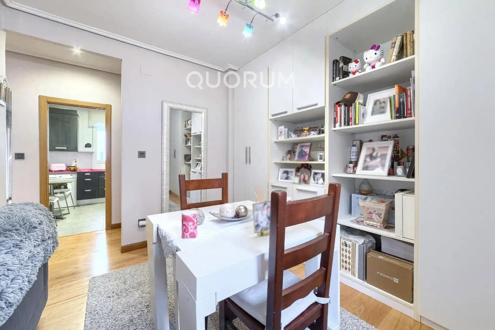 Comedor de Piso en venta en Basauri  con Calefacción y Balcón