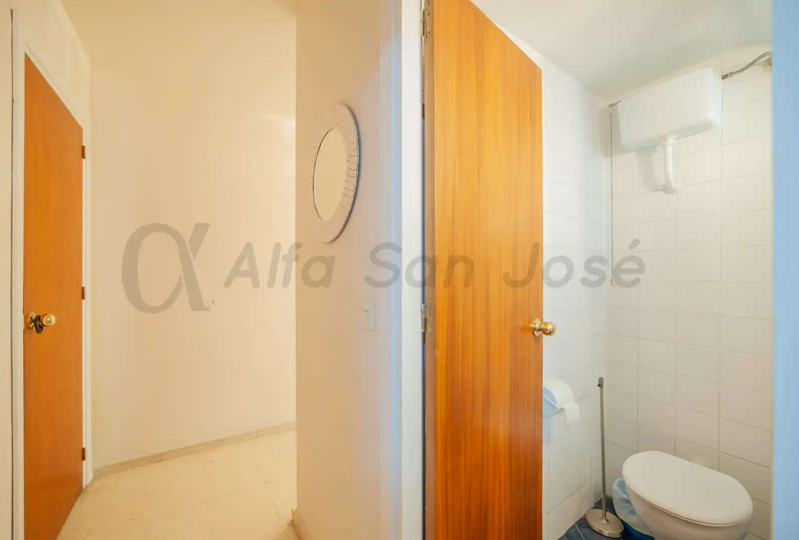 Bathroom of Flat for sale in Sevilla  with Furnished and Balcony