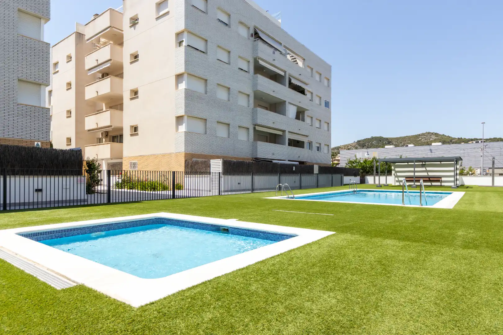 Piscina de Ático en venta en Calafell con Calefacción, Parquet y Terraza