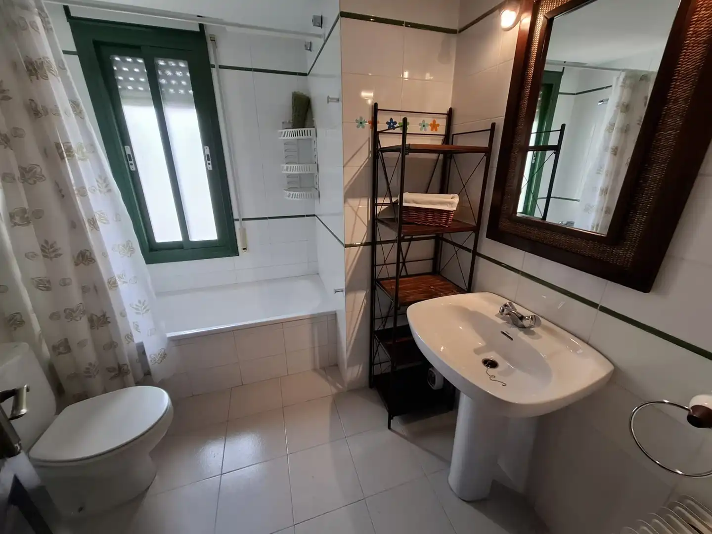 Bathroom of Flat for sale in Llançà  with Heating, Terrace and Swimming Pool