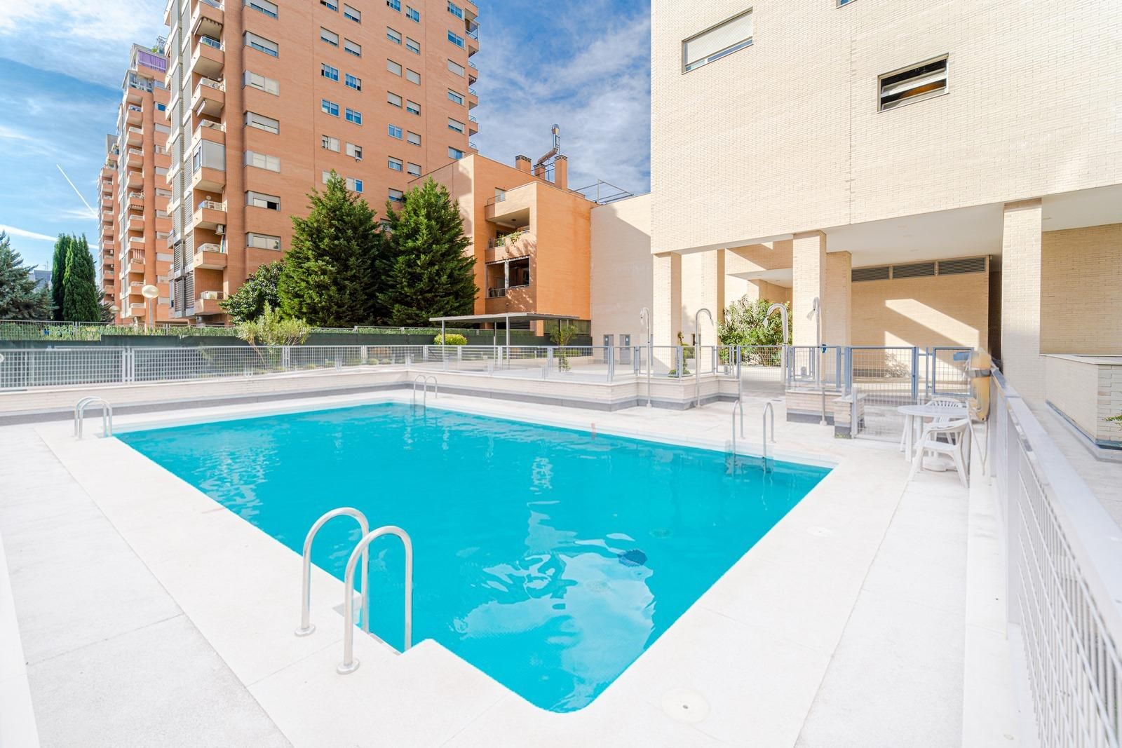 Swimming pool of Flat to rent in  Madrid Capital  with Parquet flooring, Terrace and Storage room