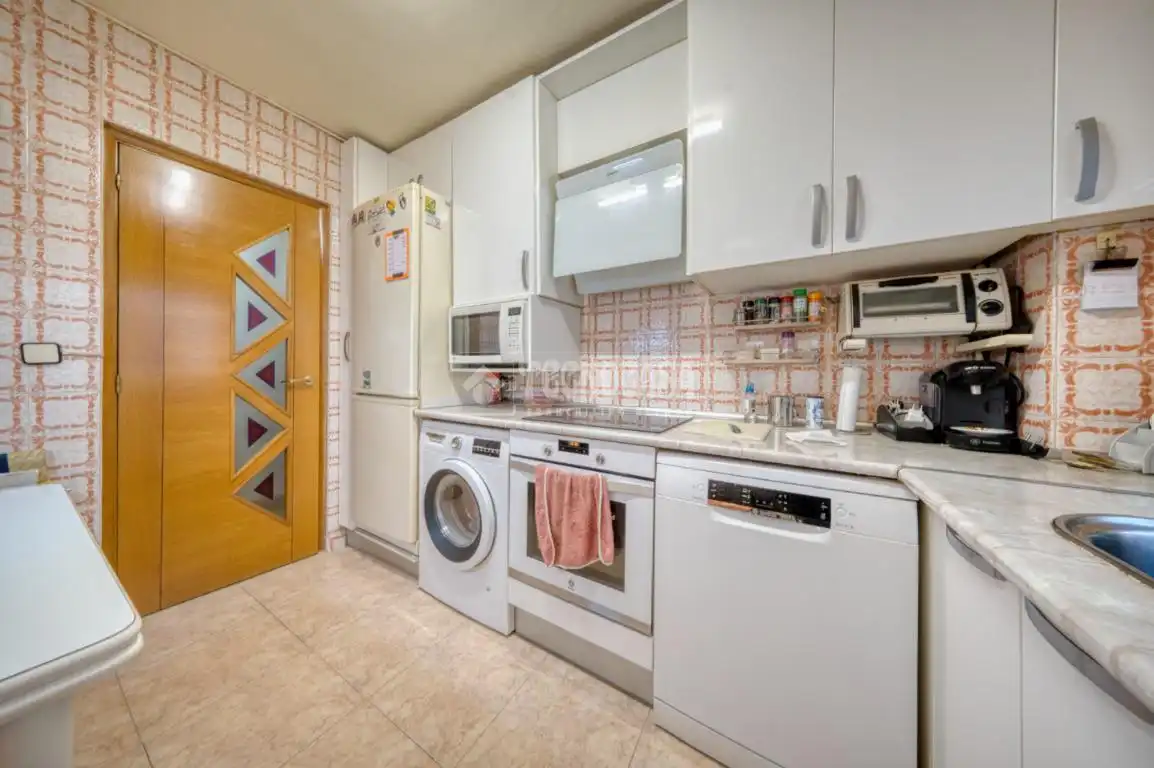 Cocina de Piso en venta en Valladolid con Calefacción, Terraza y Trastero