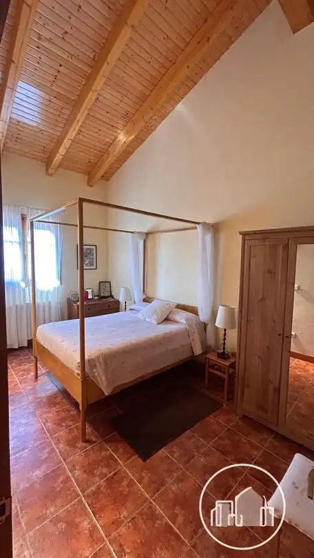 Bedroom of Houses for sale in Valle de Losa  with Heating and Furnished