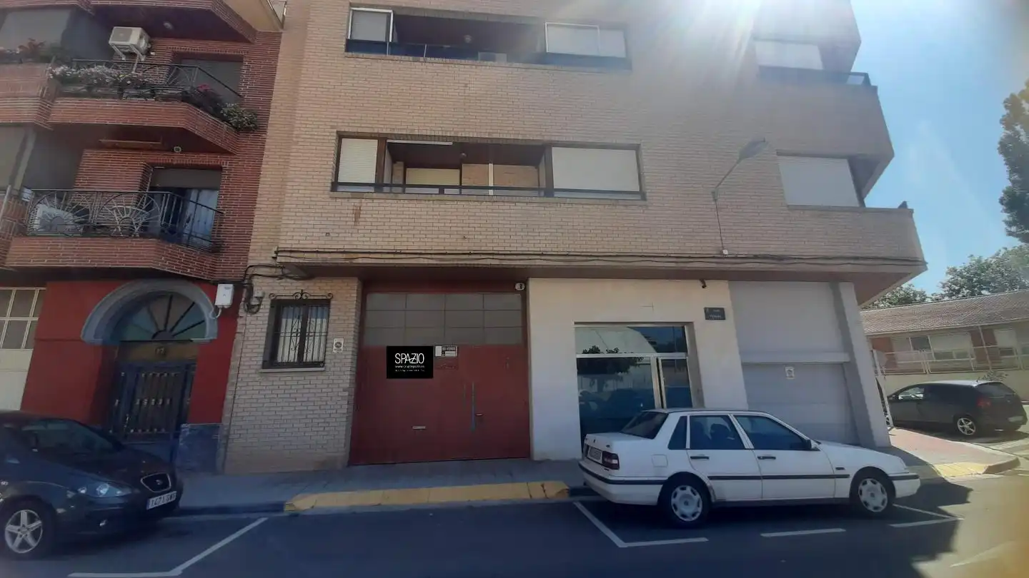 Local comercial en venta en Ferial 19