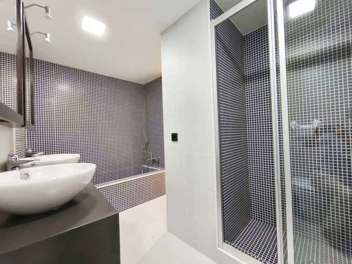 Badezimmer von Loft zur Miete in Madrid mit Klimaanlage, Heizung und Parkett
