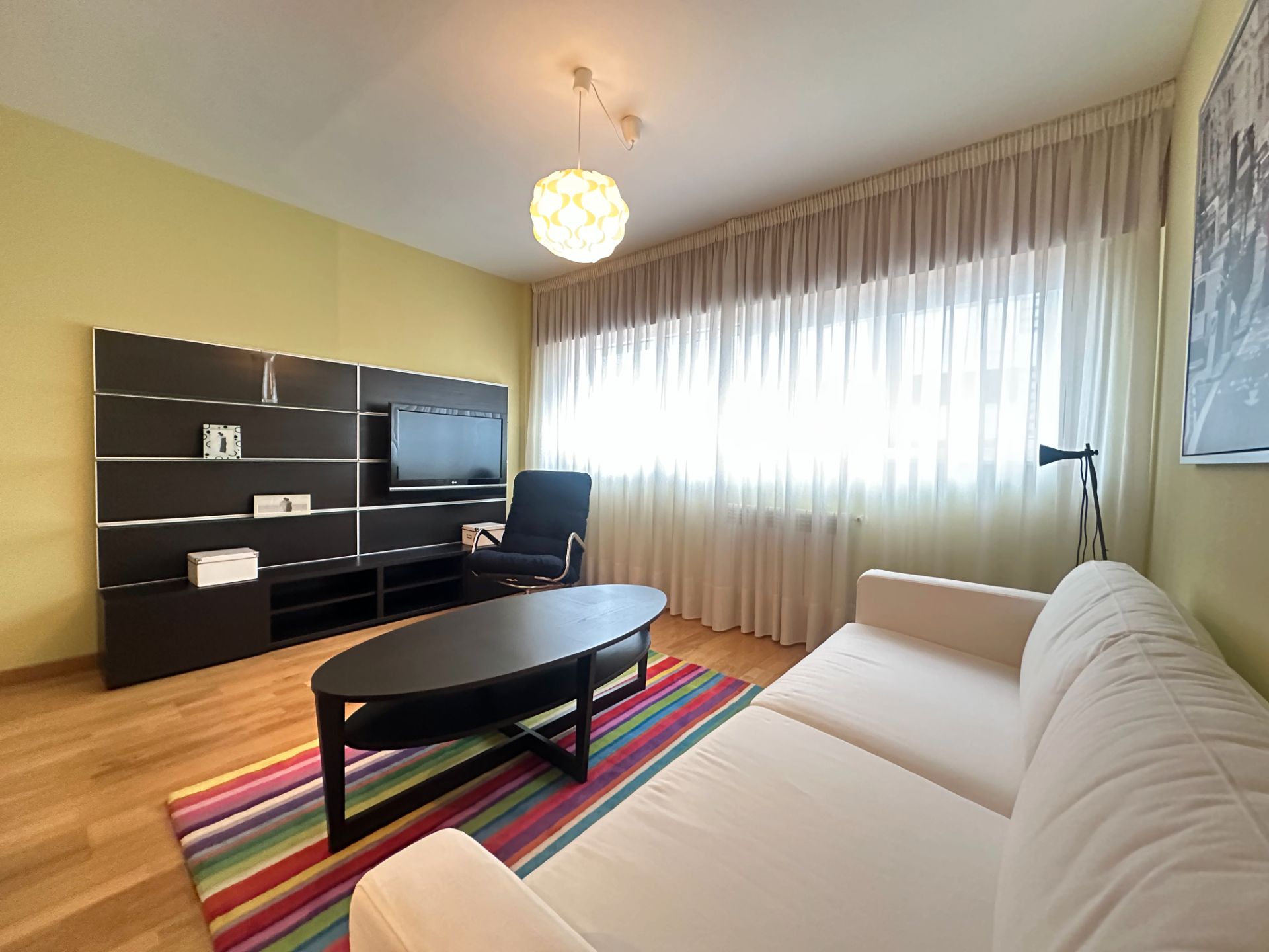 Sala de estar de Piso en venta en Santiago de Compostela  con Calefacción, Parquet y Trastero