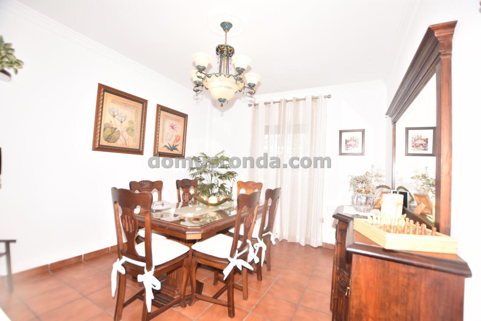 Menjador de Casa o xalet en venda en Ronda amb Calefacció, Traster i Moblat