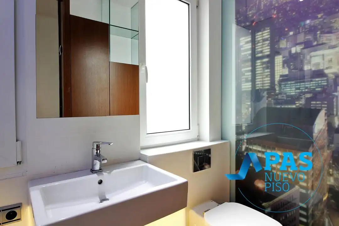 Piso en venta en Calle Lealtad, Centro - Ayuntamiento