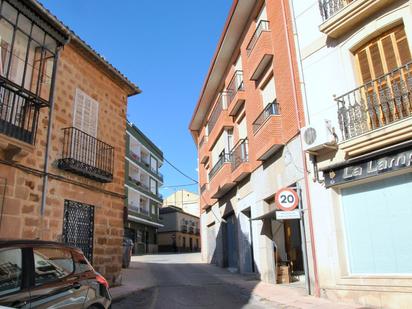 Vista exterior de Casa adosada en venda en Linares amb Terrassa i Balcó