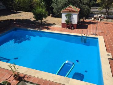 Chalet con piscina en venta en Baeza