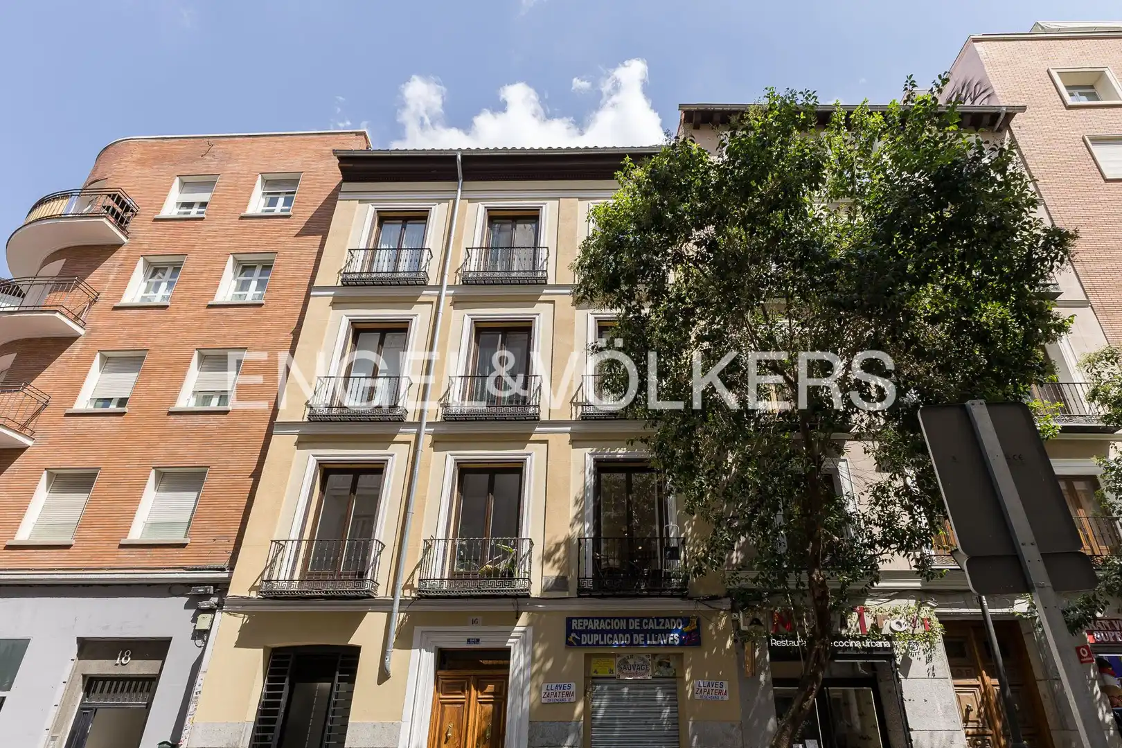 Vista exterior de Piso de alquiler en Madrid con Aire acondicionado, Calefacción y Amueblado