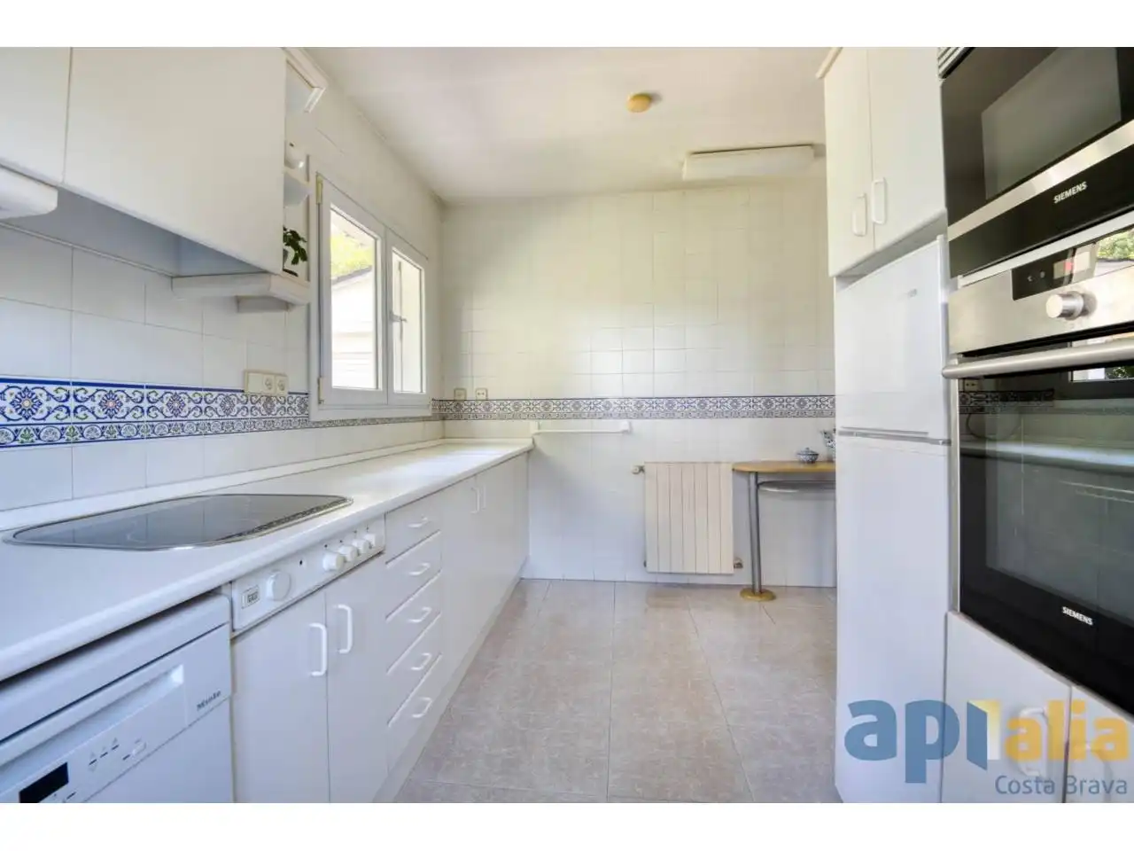 House with pool for sale in Avenida del Canigó, imagen 19