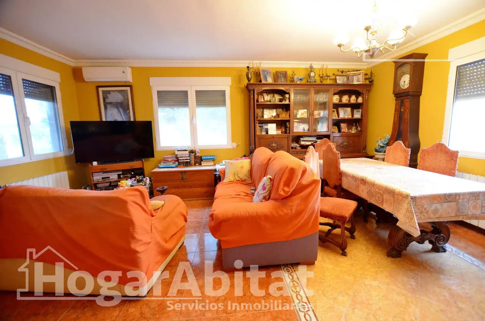 Sala de estar de Casa o chalet en venta en Alicante / Alacant con Aire acondicionado, Calefacción y Jardín privado