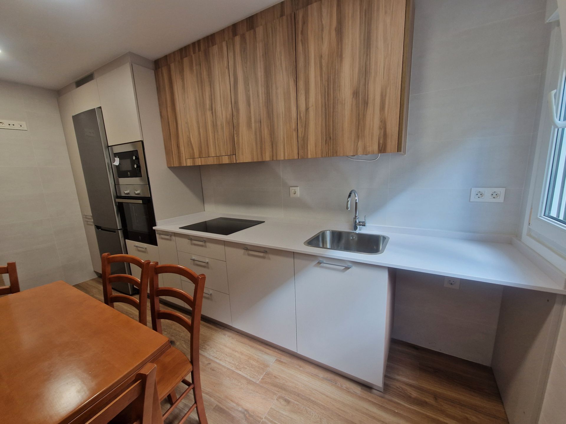 Cuina de Pis de lloguer en Avilés amb Calefacció, Parquet i Moblat