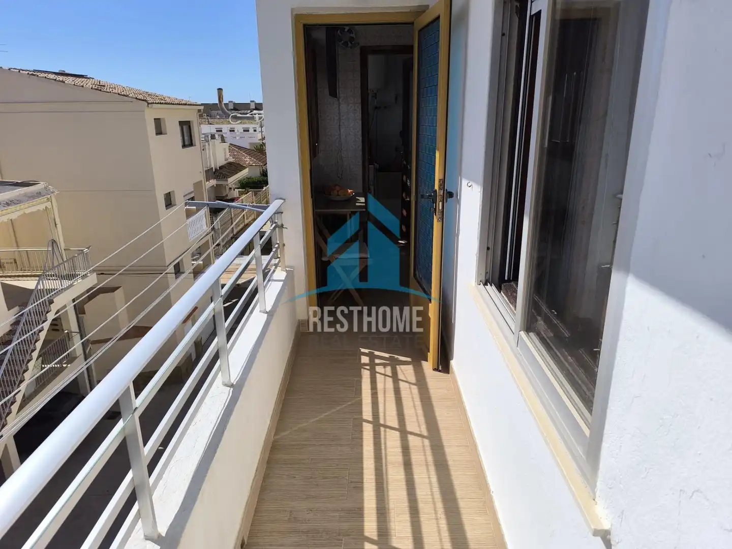 Terraza de Piso en venta en Tavernes de la Valldigna con Amueblado y Balcón