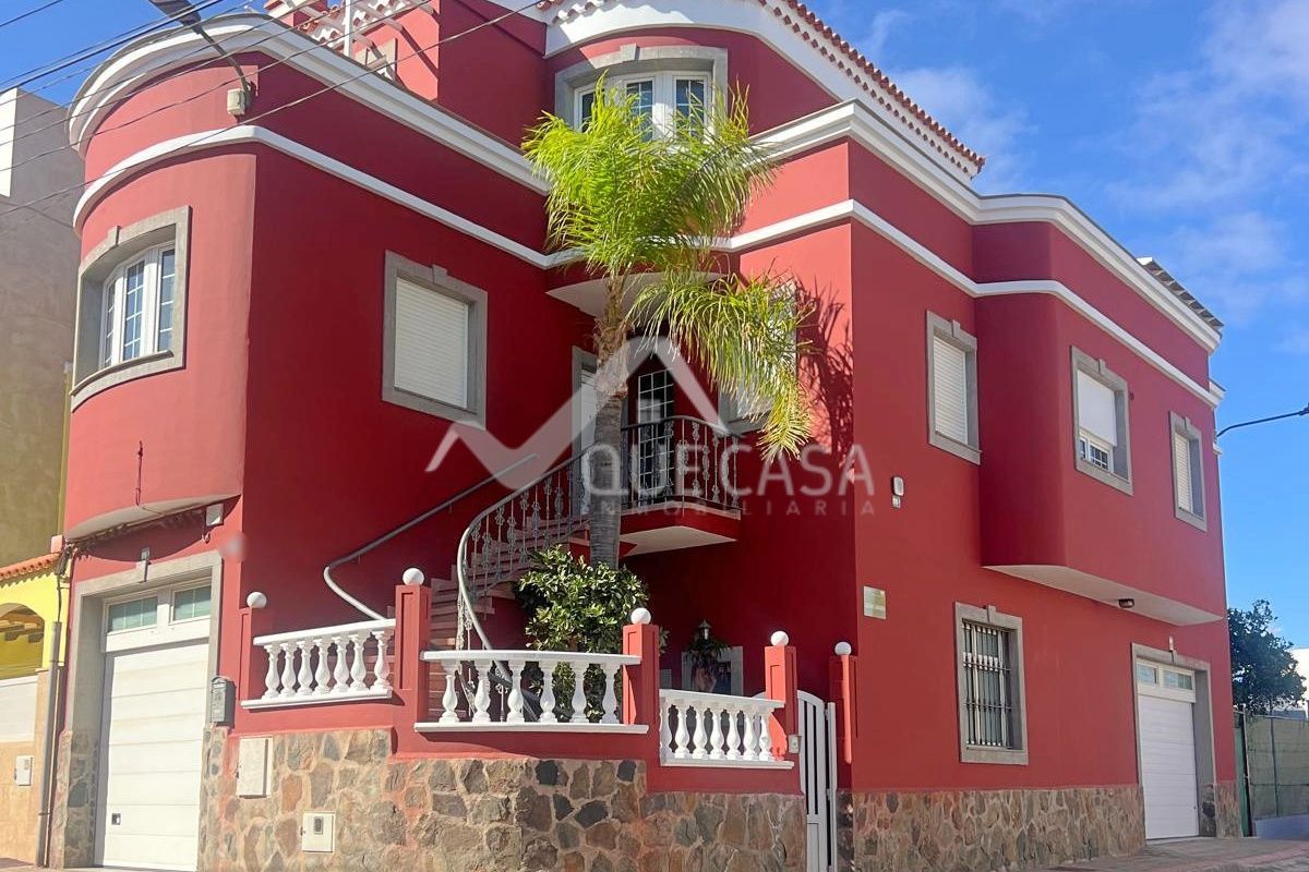 Exterior view of Duplex for sale in Ingenio  with Air Conditioner and Furnished