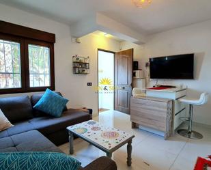 Sala d'estar de Planta baixa de lloguer en San Miguel de Salinas amb Aire condicionat, Terrassa i Piscina