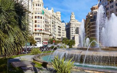 Exterior view of Study for sale in  Valencia Capital  with Air Conditioner