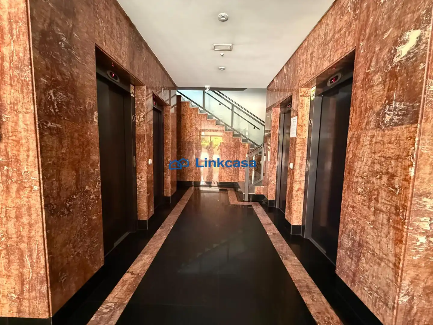 Piso en venta en Madrid con Calefacción, Trastero y Piscina comunitaria