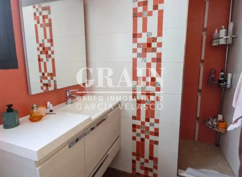 Baño de Piso en venta en Albacete con Calefacción, Terraza y Trastero