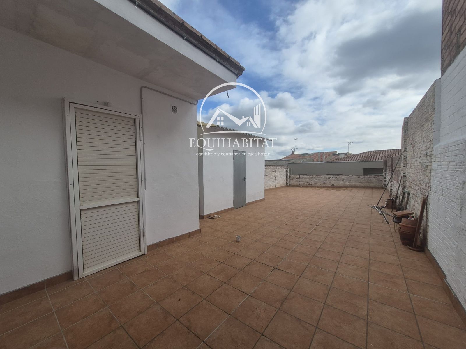 Terrace of Flat to rent in Corbins  with Air Conditioner and Furnished