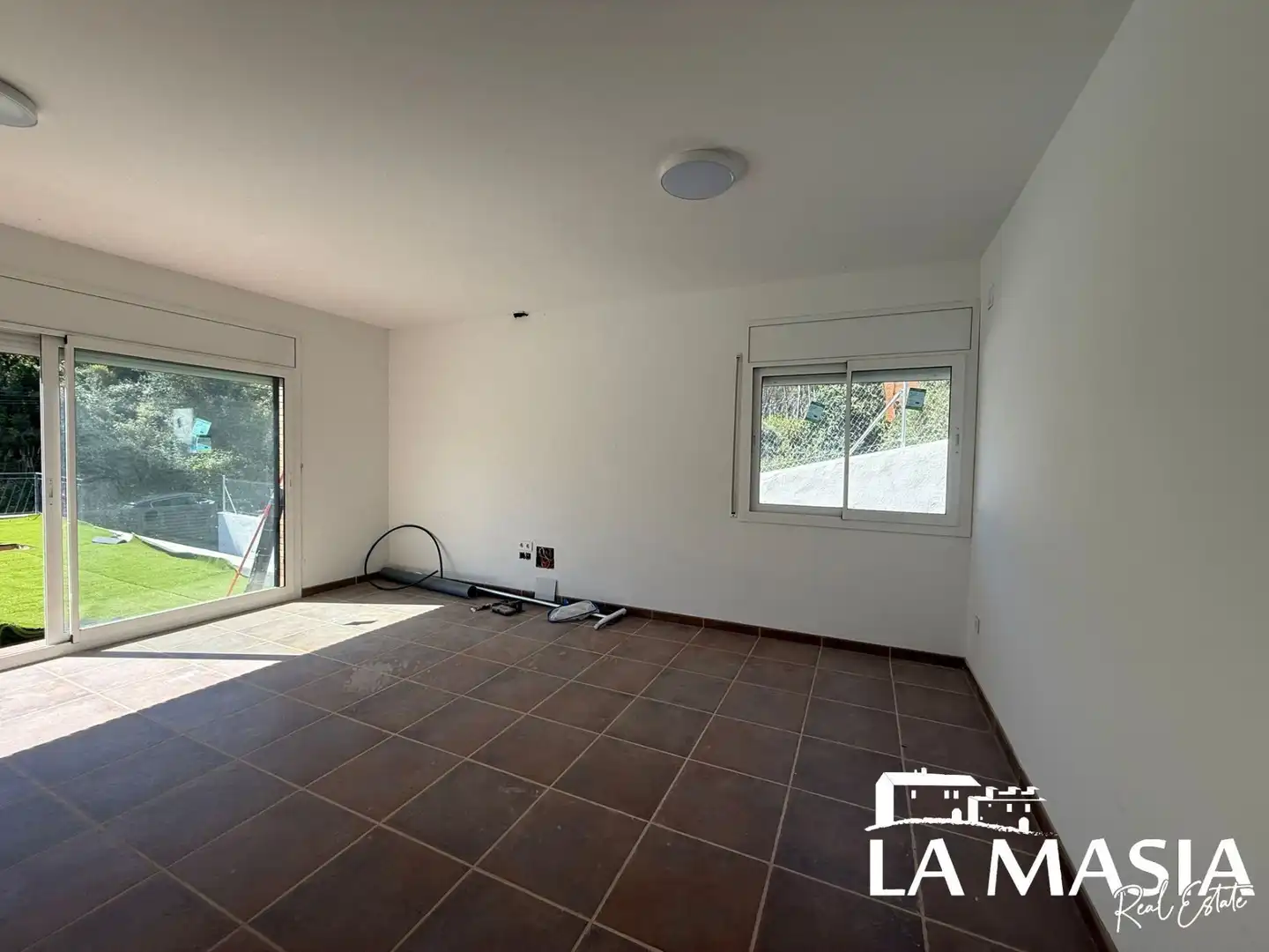 Sala d'estar de Casa o xalet en venda en Olivella amb Jardí privat, Traster i Piscina