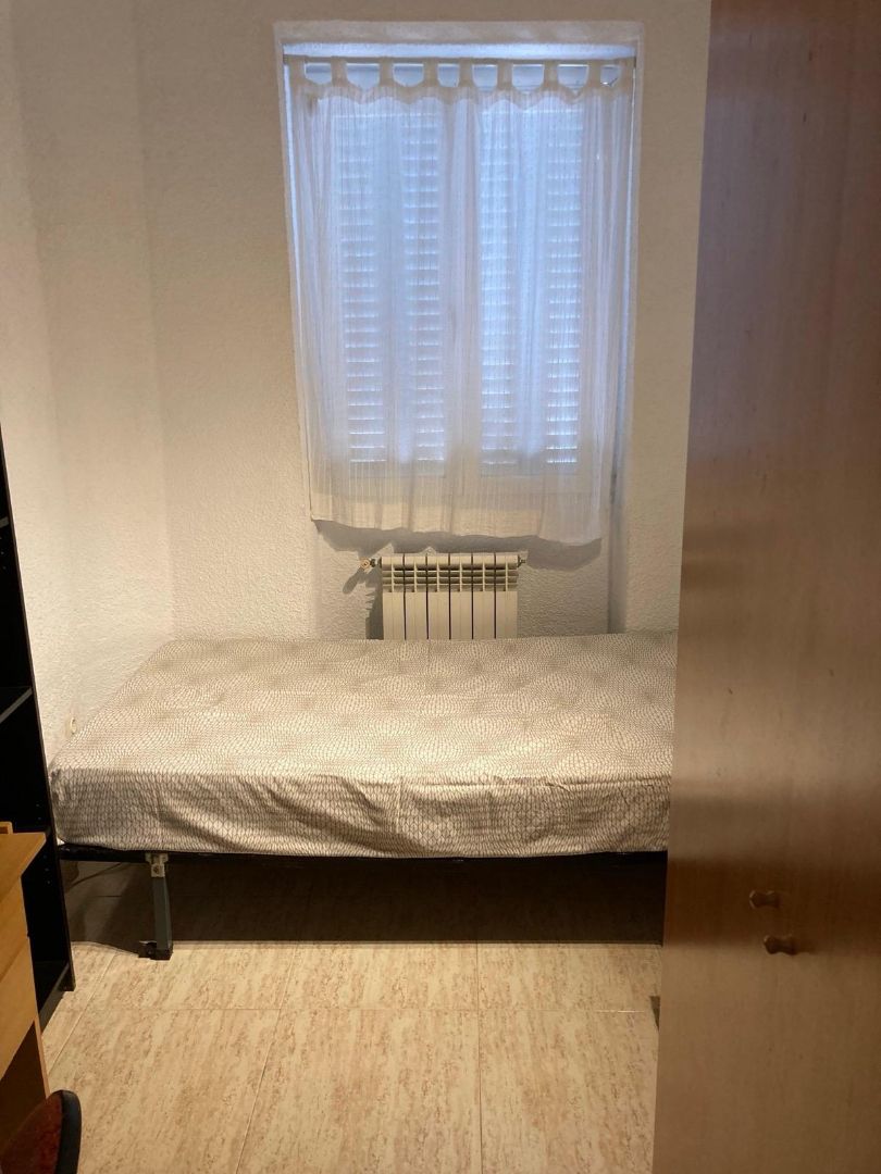 Bedroom of Flat for sale in  Madrid Capital  with Furnished