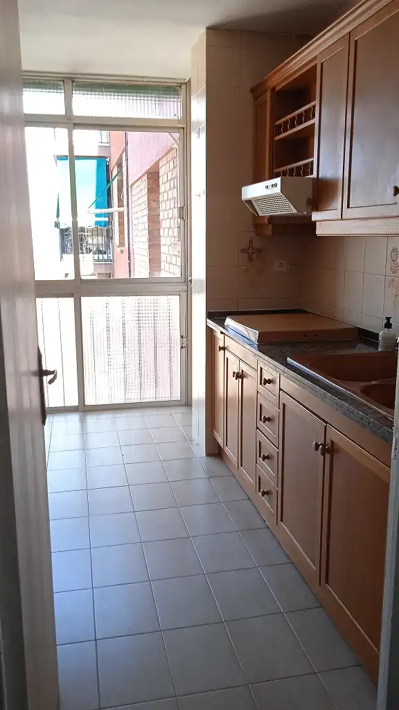 Cuina de Pis en venda en Tarragona amb Calefacció, Moblat i Forn