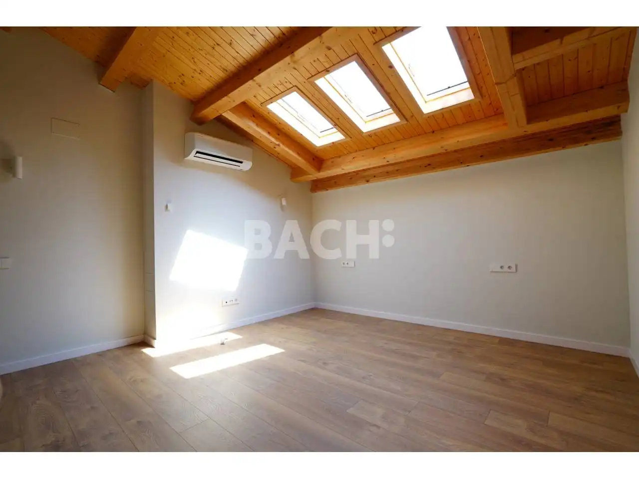 Duplexes for sale in Vic  with Air Conditioner, Heating and Parquet flooring