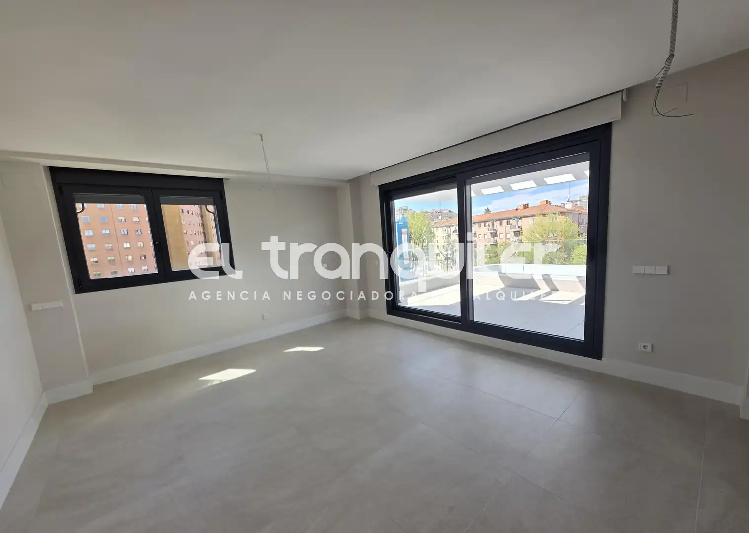 Bedroom of Flat for rent in Madrid  with Air Conditioner, Terrace and Storage room