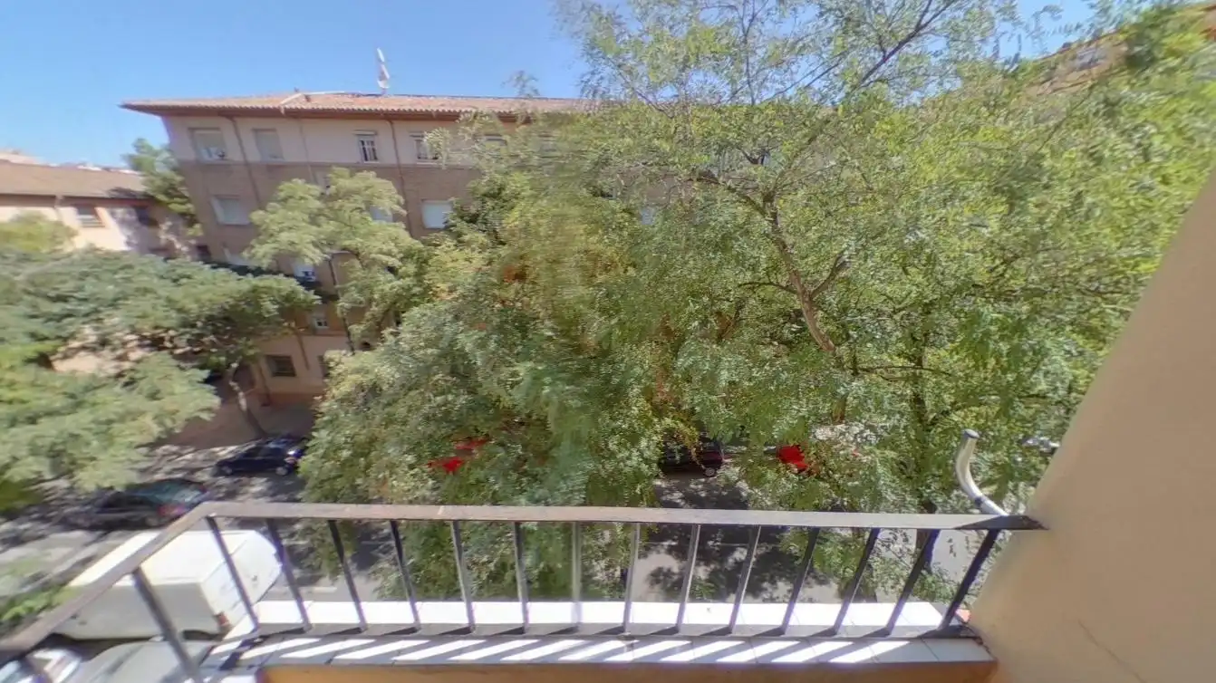 Terraza de Piso en venta en Zaragoza con Horno y Balcón