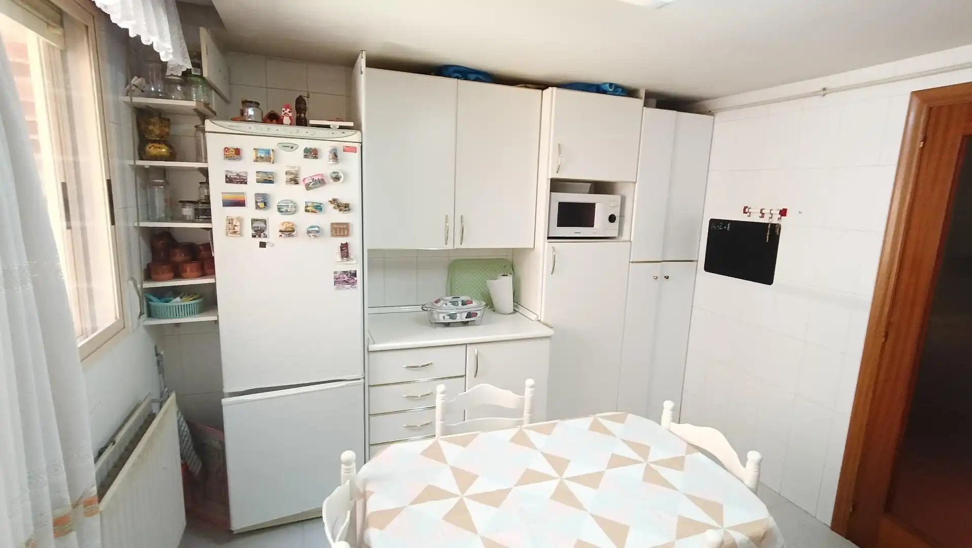 Cocina de Piso en venta en Burgos con Calefacción, Terraza y Trastero