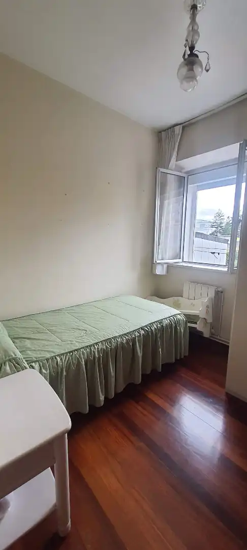 Habitación de Piso en venta en Carballo con Calefacción, Parquet y Amueblado