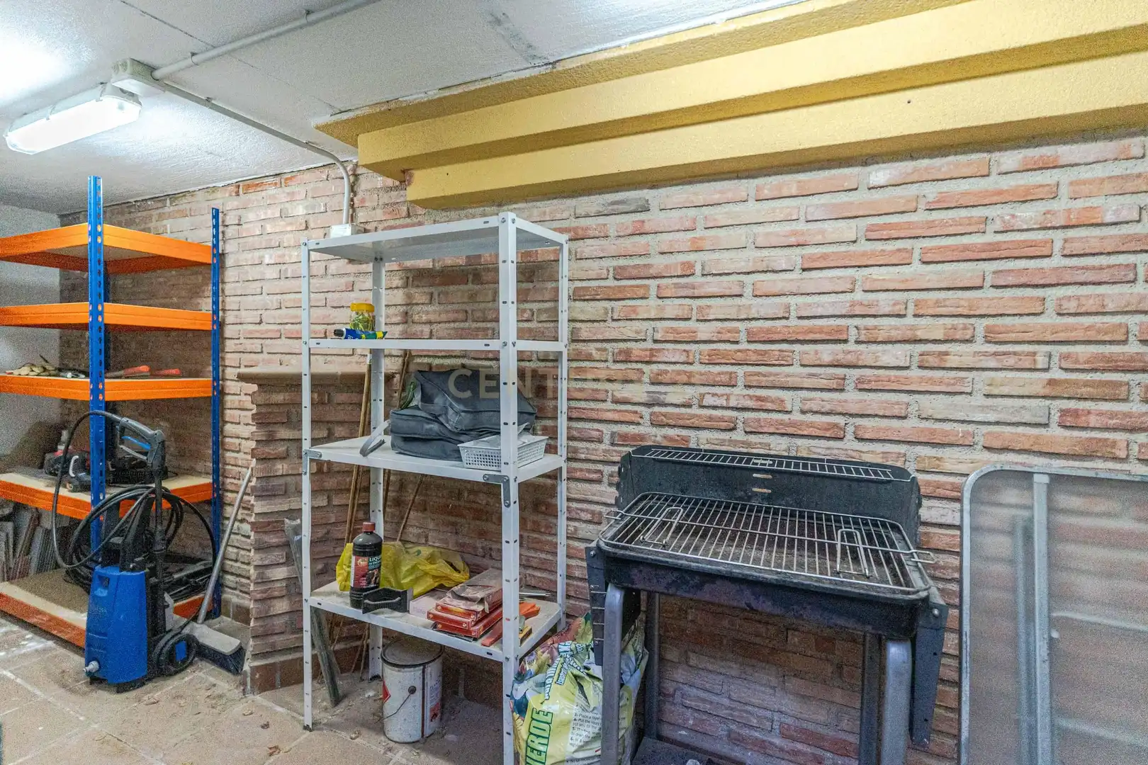 Casa adosada en venda en La Zubia amb Aire condicionat, Jardí privat i Traster