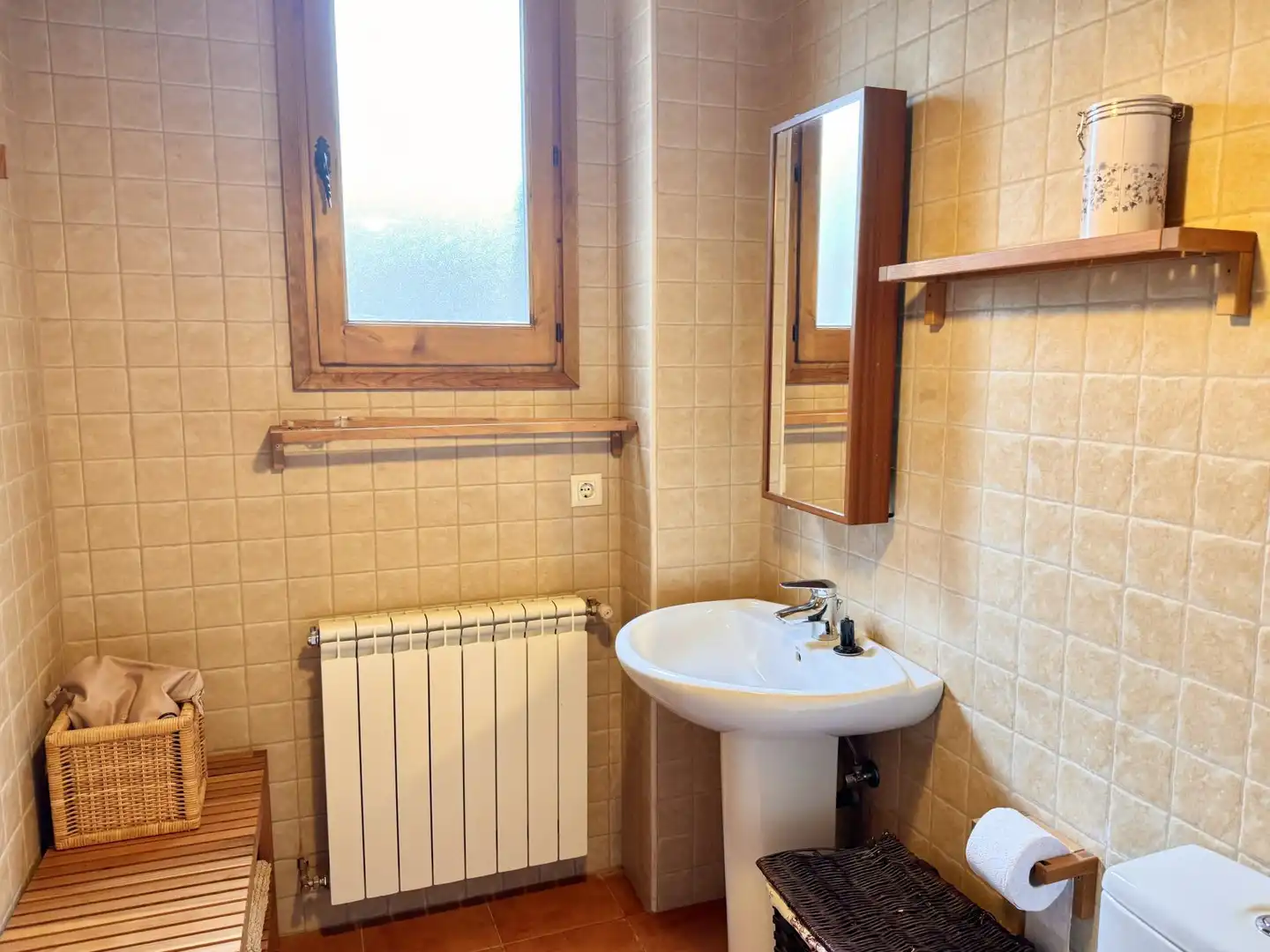 Baño de Casa o chalet en venta en Castellar de n'Hug con Calefacción, Terraza y Amueblado