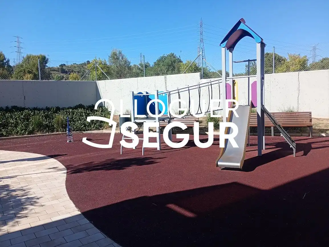 Parking de Piso de alquiler en Viladecans con Aire acondicionado, Terraza y Trastero