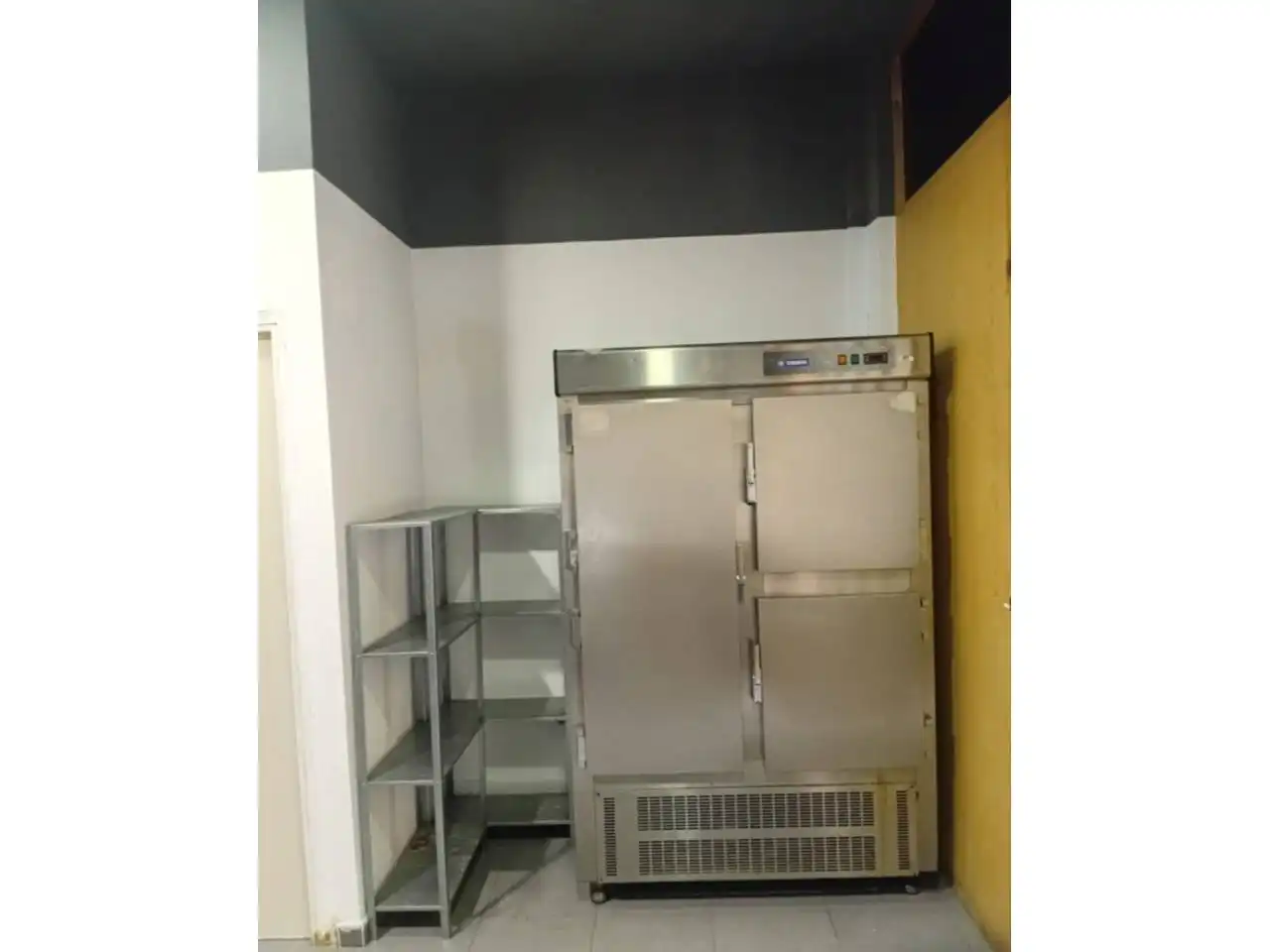 Cocina de Local en traspaso en Ripollet