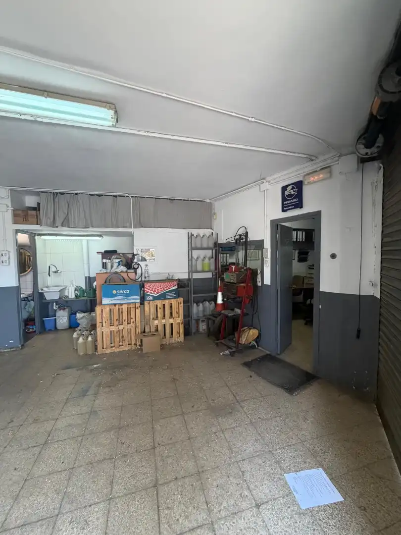Local de alquiler en Barcelona con Amueblado