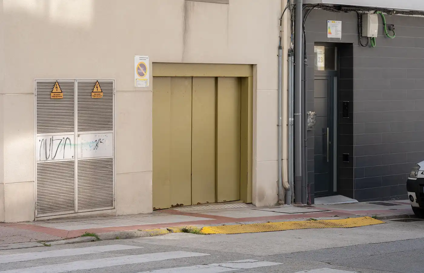 Vista exterior de Pis en venda en A Coruña Capital  amb Calefacció, Parquet i Traster