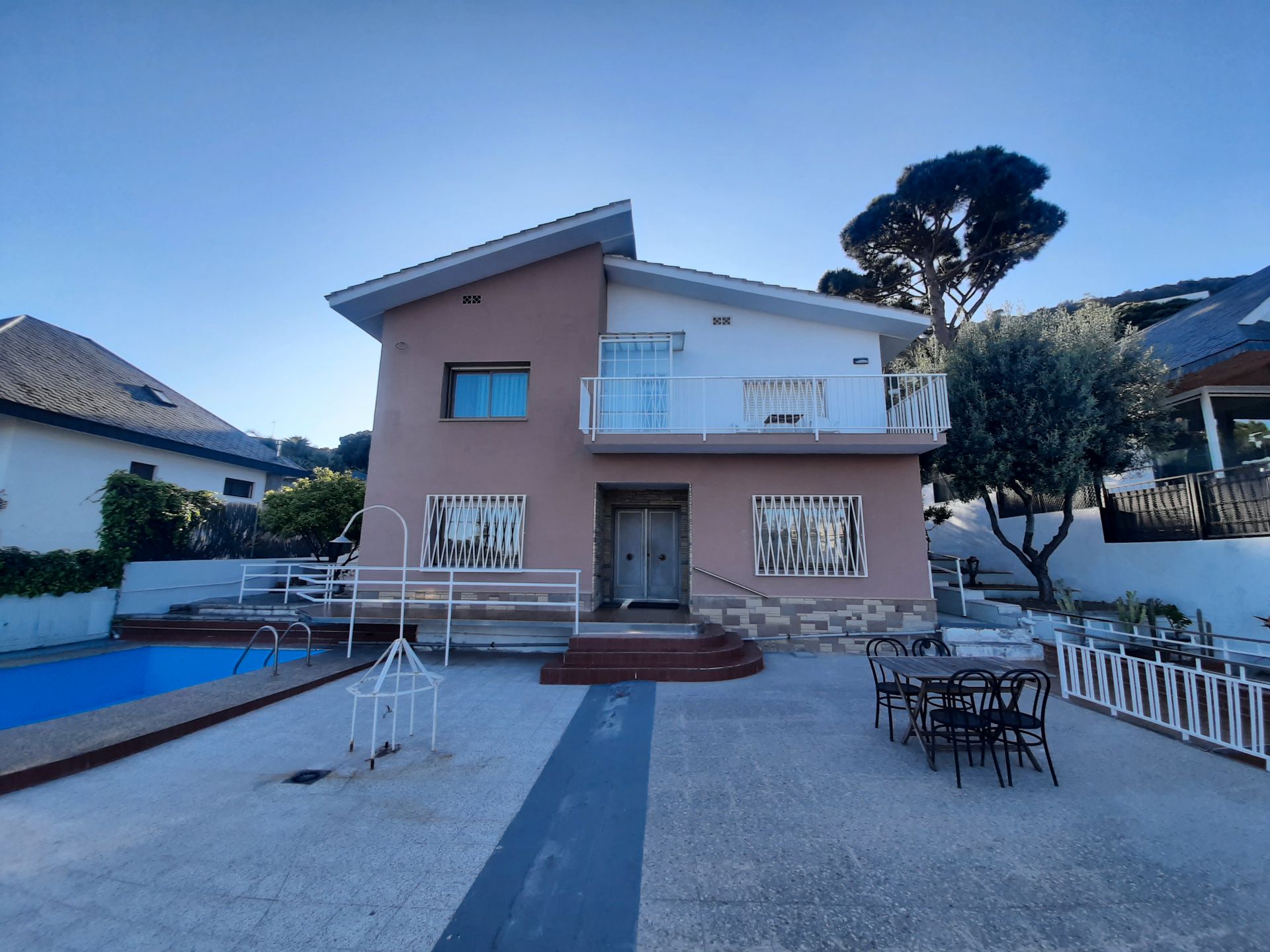 Exterior view of House or chalet for sale in Badalona  with Heating, Private garden and Terrace