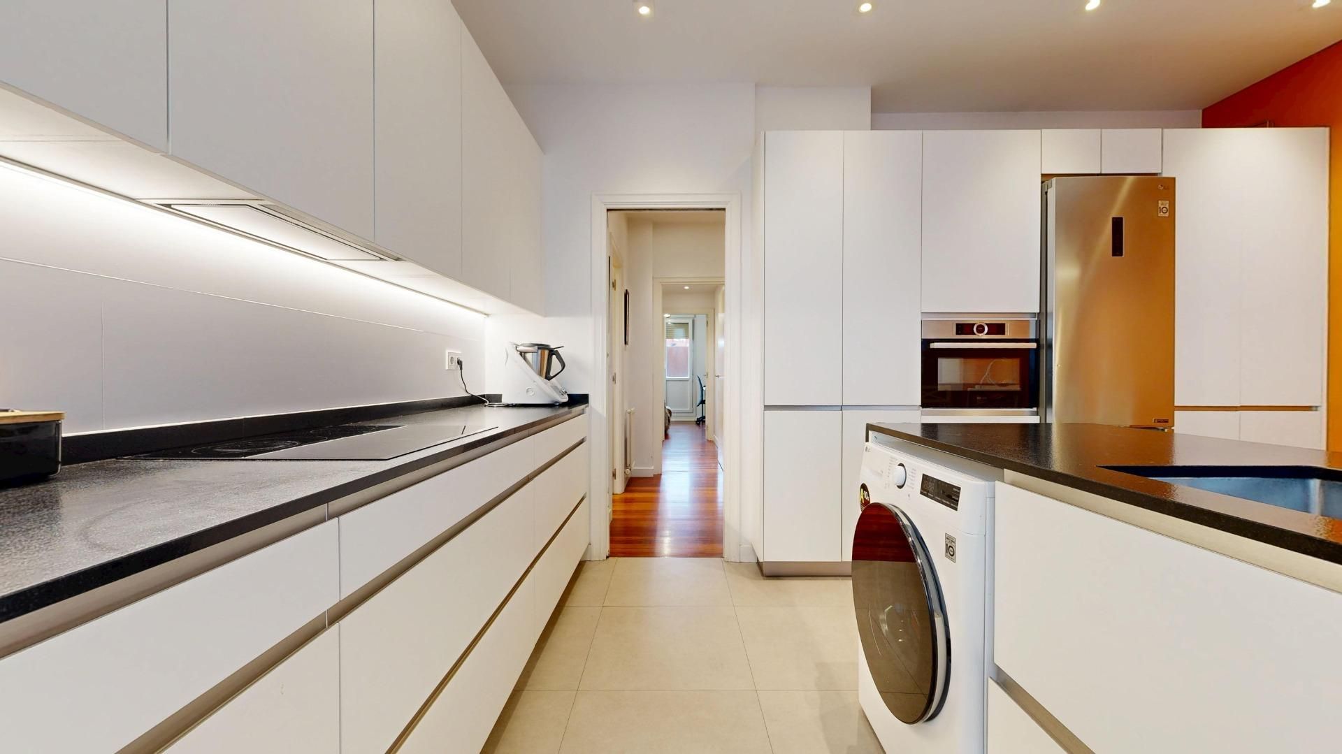 Kitchen of Flat for sale in Bilbao   with Heating, Storage room and Balcony