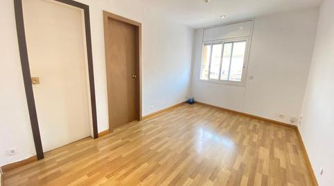 Photo 2 of Flat for sale in El Camp de l'Arpa del Clot, Barcelona